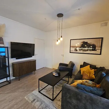 Apartmán New Modern With Garage Svolvær